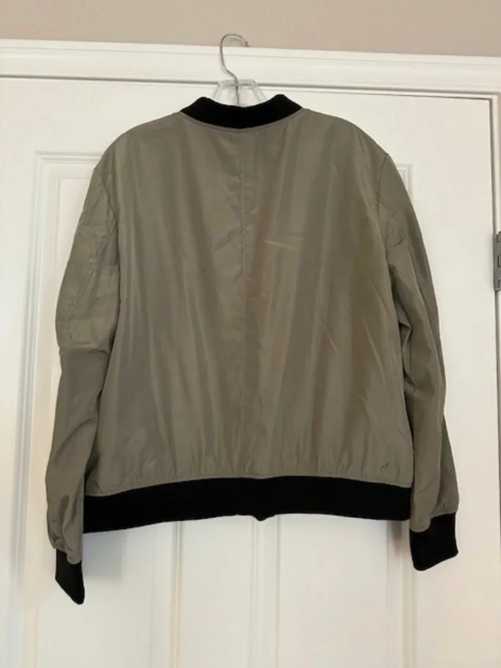 Kensie Classic Bomber Jacket in Army Green with Black Trim - size large - Picture 2 of 8